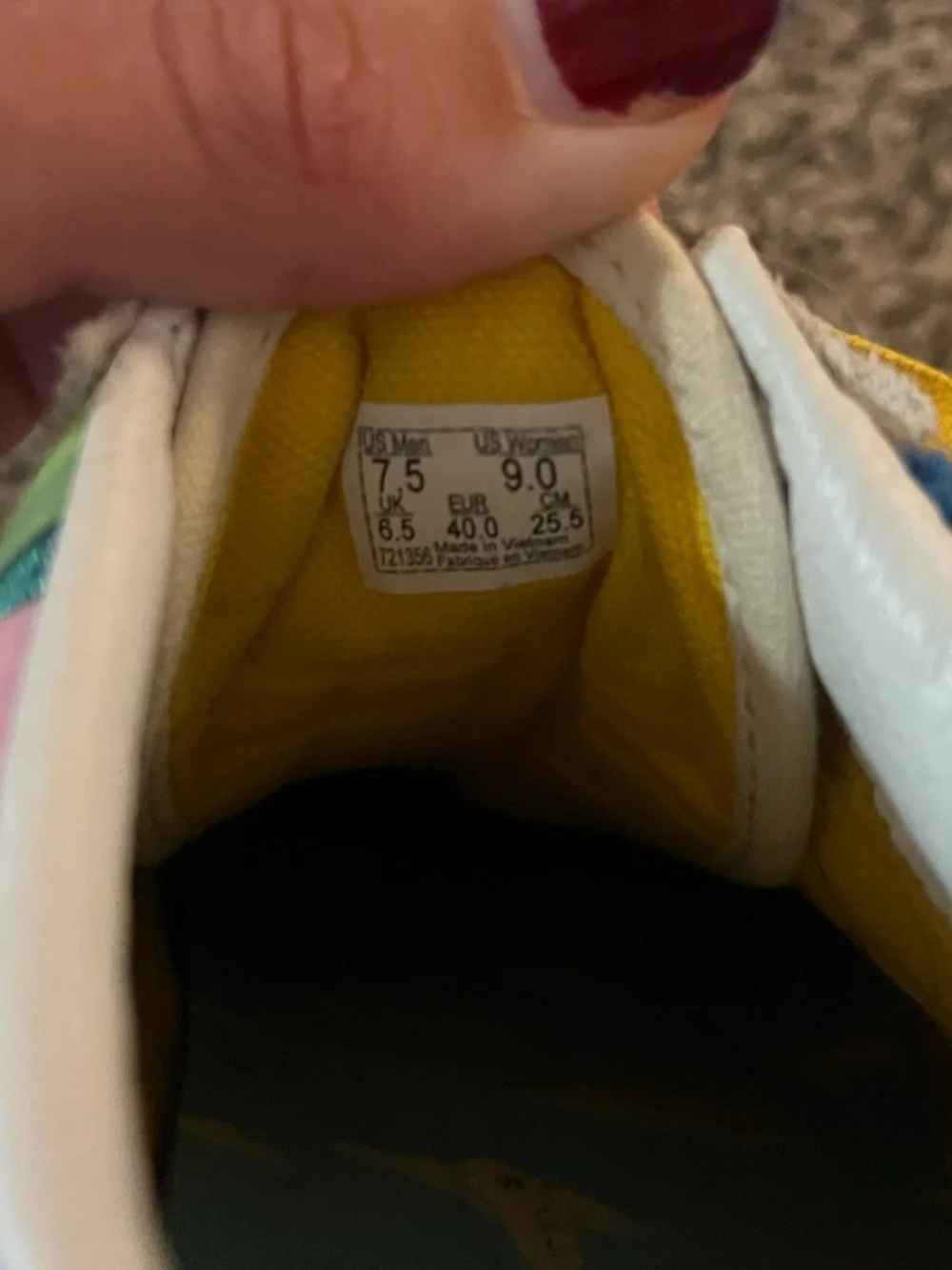 Women’s vans old skool limited edition the Simpsons “The Bouviers” sneakers